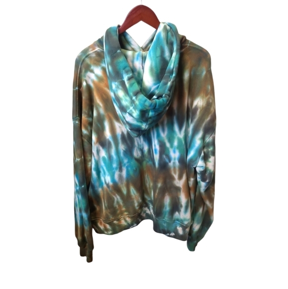 AMIRI | Oversized Green Tie Dye Hoodie in Size Small - Picture 3 of 6